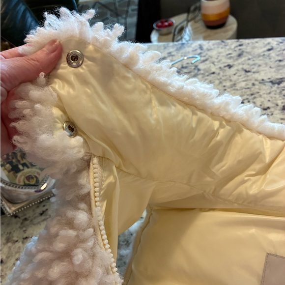 Stunning teddy Moncler down cream puffer vest! - Picture 10 of 15